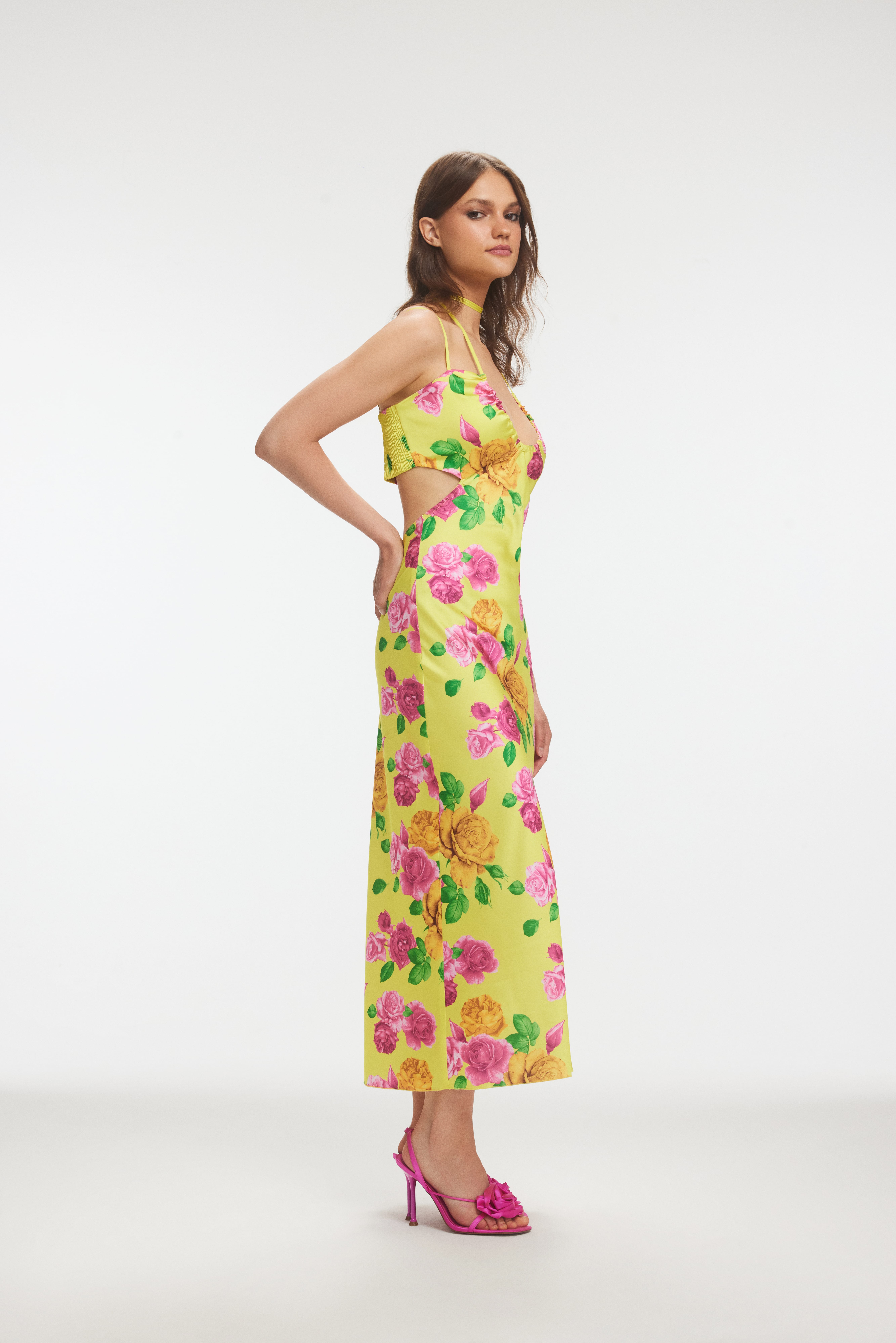 ROWEN Büzgülü Sarı Çiçek Desenli Midi Elbise